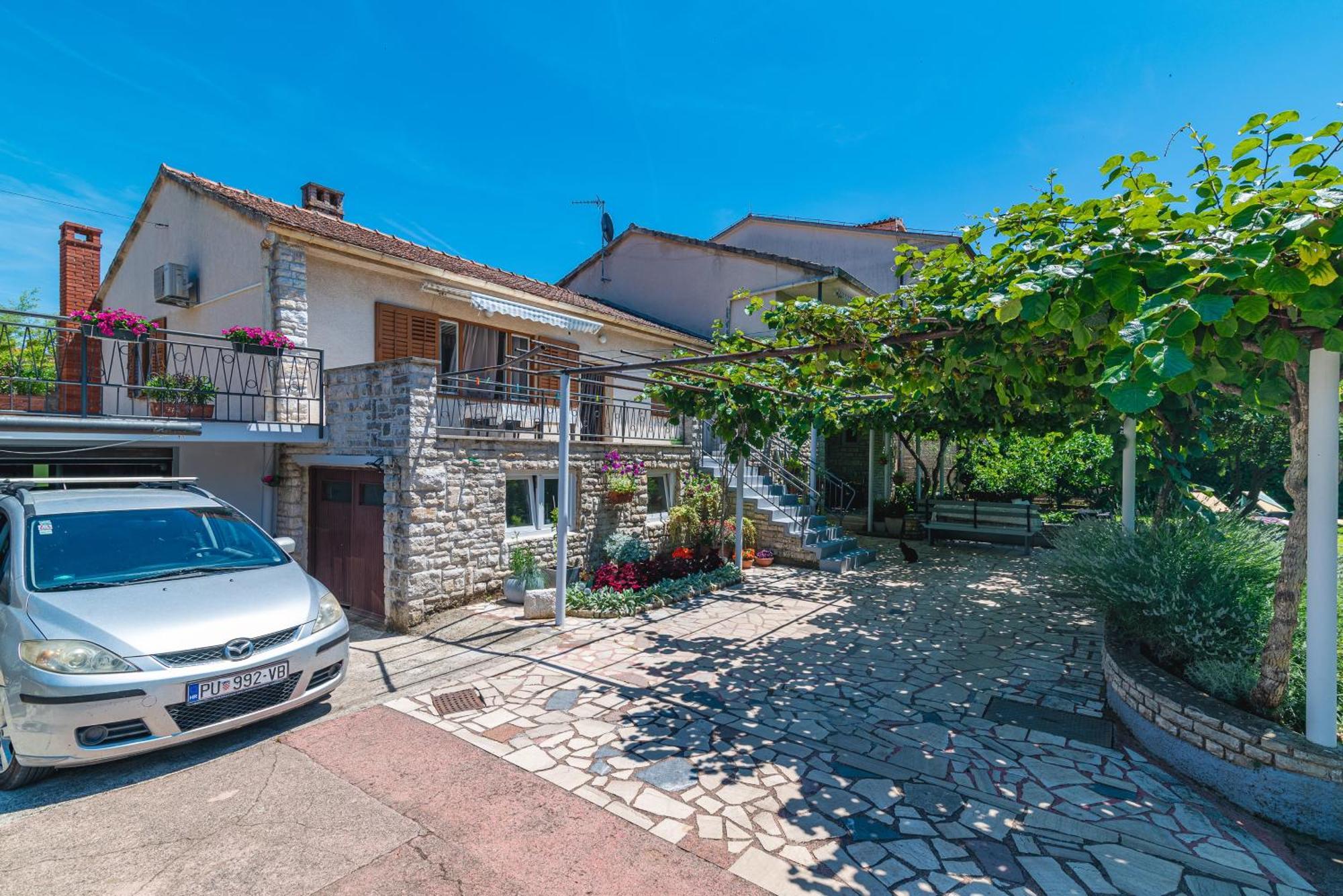 Apartments With A Parking Space Fazana - 18334 Exterior foto