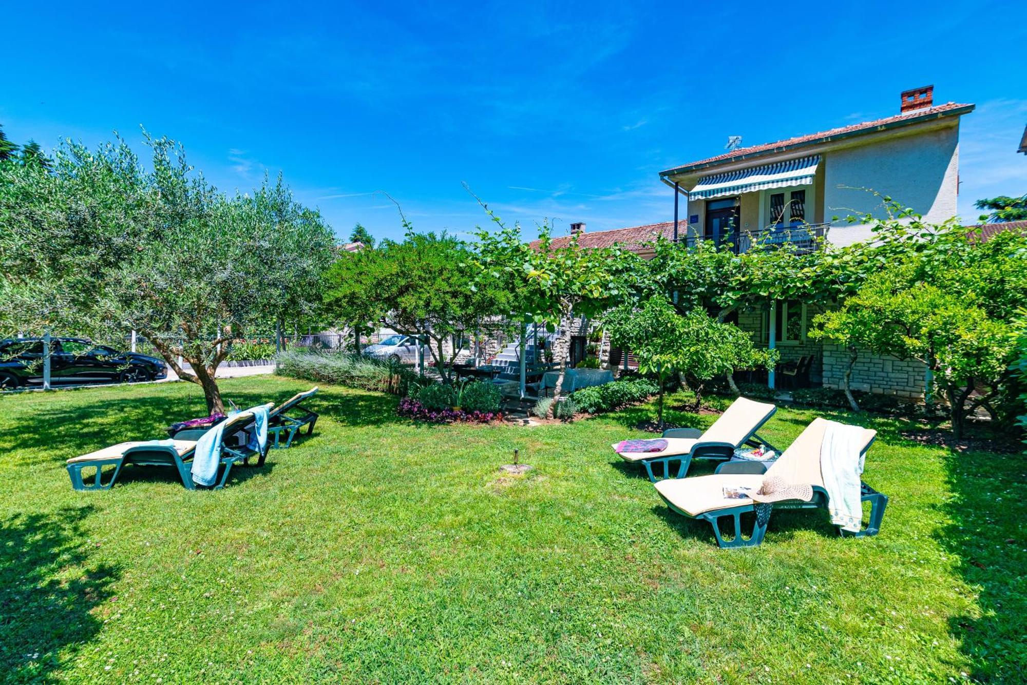 Apartments With A Parking Space Fazana - 18334 Exterior foto